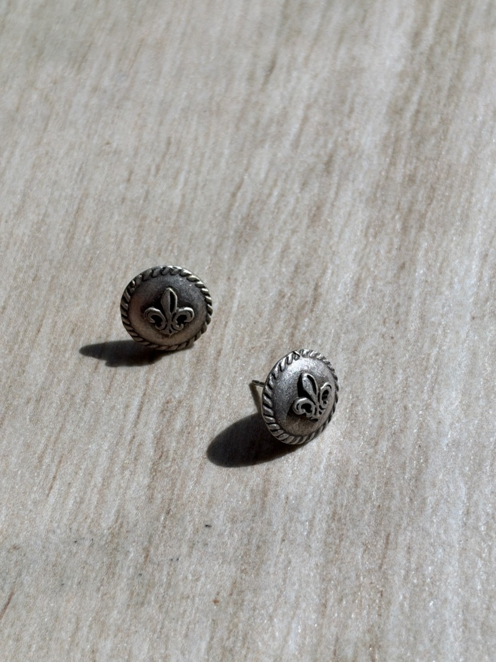 French Kande - Silver Studs